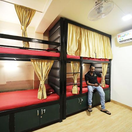 Social Hubz Hostel Bombaj Zewnętrze zdjęcie
