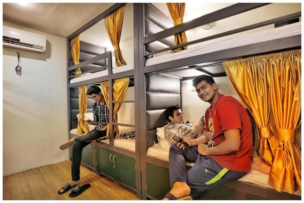 Social Hubz Hostel Bombaj Zewnętrze zdjęcie
