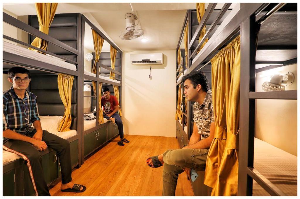 Social Hubz Hostel Bombaj Zewnętrze zdjęcie