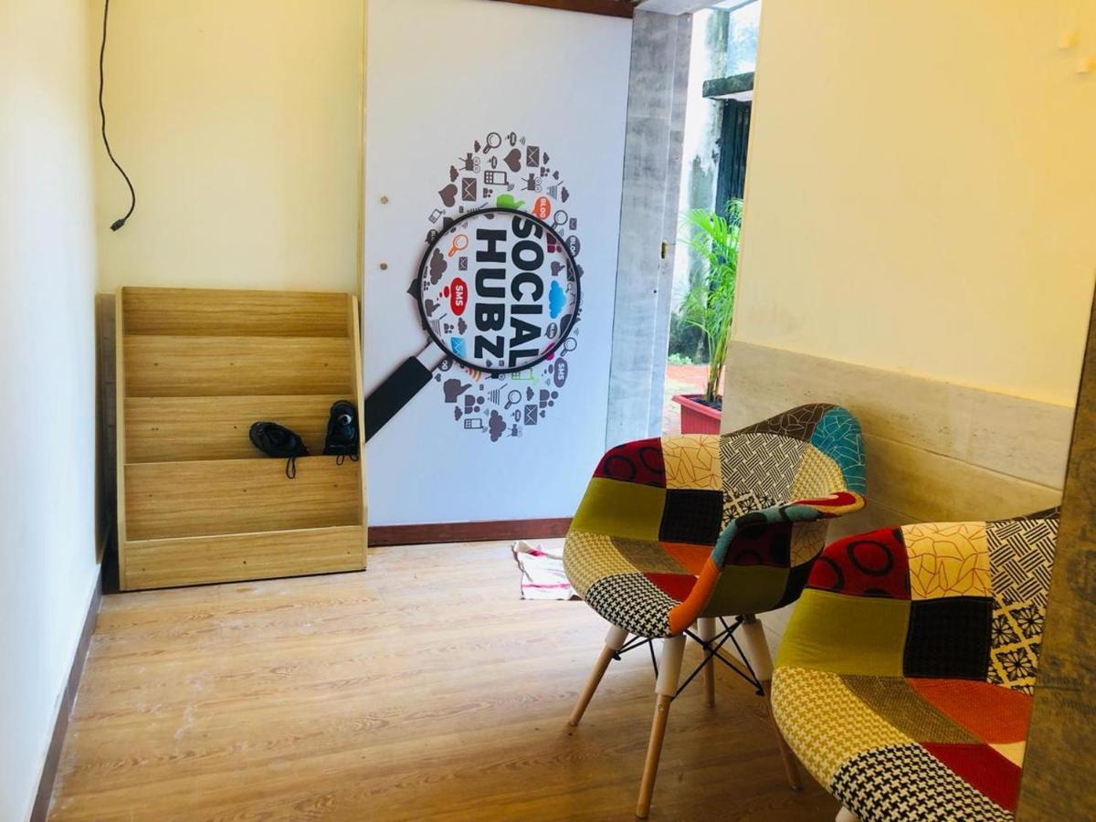 Social Hubz Hostel Bombaj Zewnętrze zdjęcie